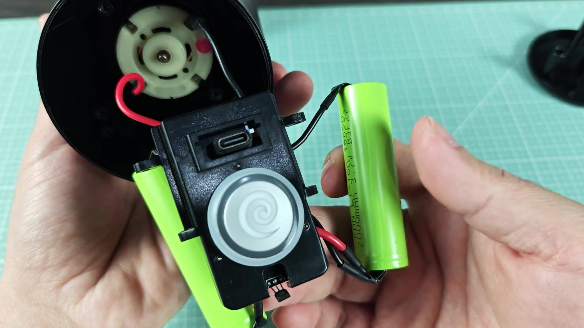 anyone-cracked-open-a-blendjet-to-see-what-s-inside-5.jpg