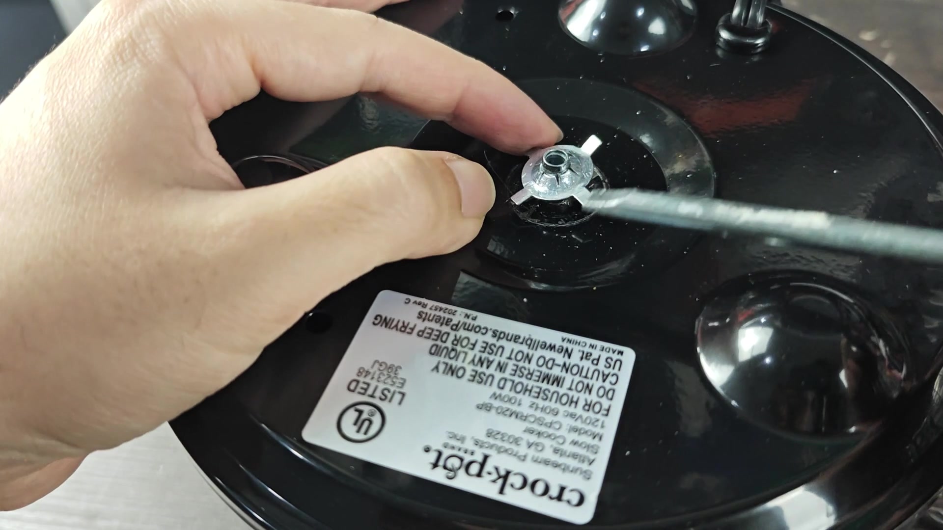 anyone-cracked-open-a-mini-crockpot-those-bottom-rivets-are-weird-4.jpg
