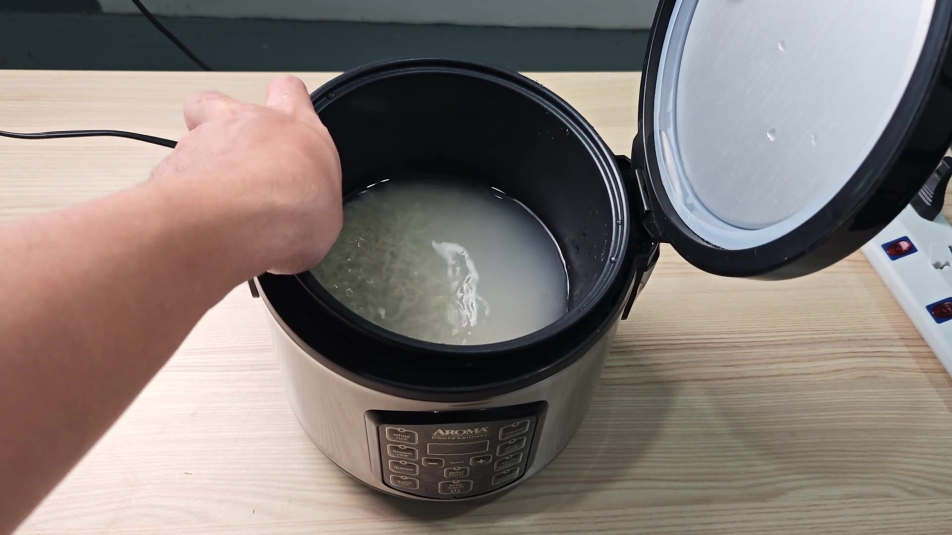 aroma-rice-cooker-white-rice-ratio-is-1-1-5-the-sweet-spot-3.jpg