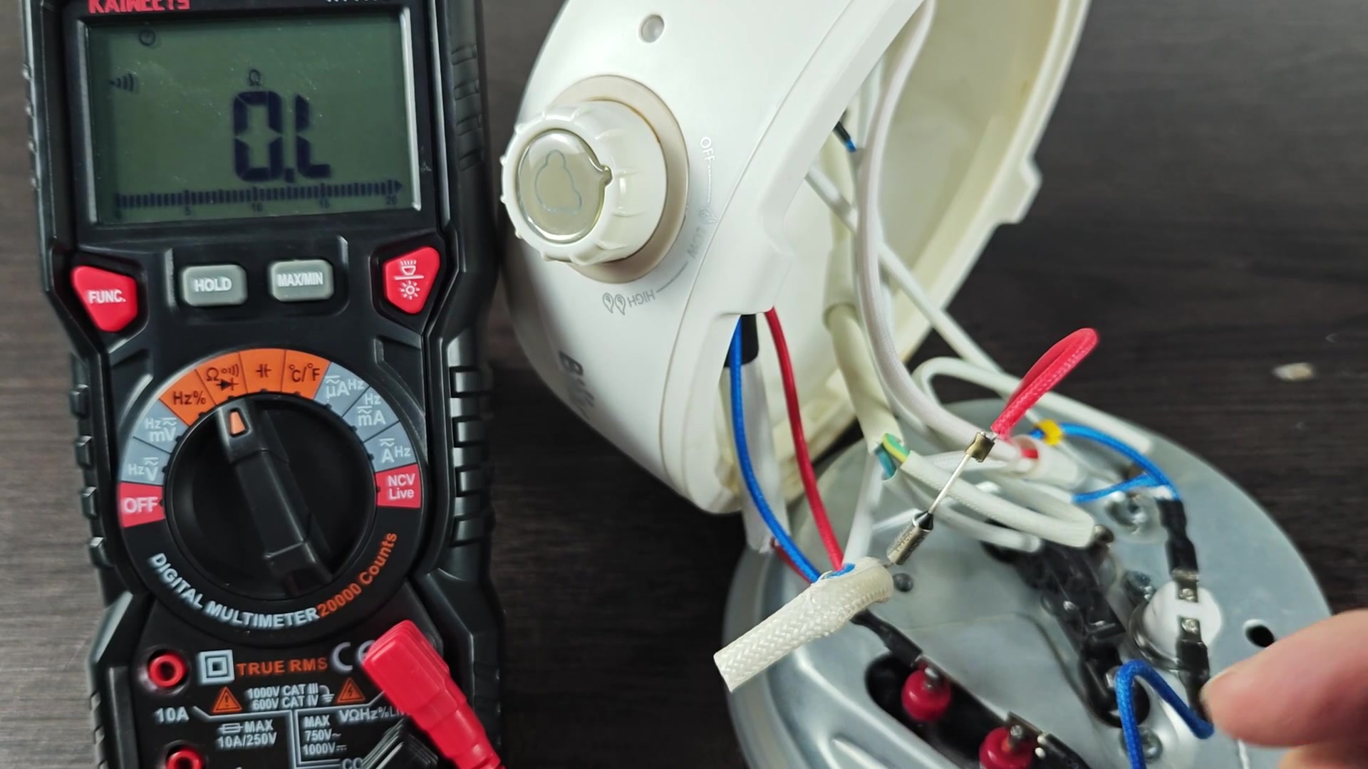bear-cooker-won-t-power-on-is-it-usually-just-the-fuse-7.jpg