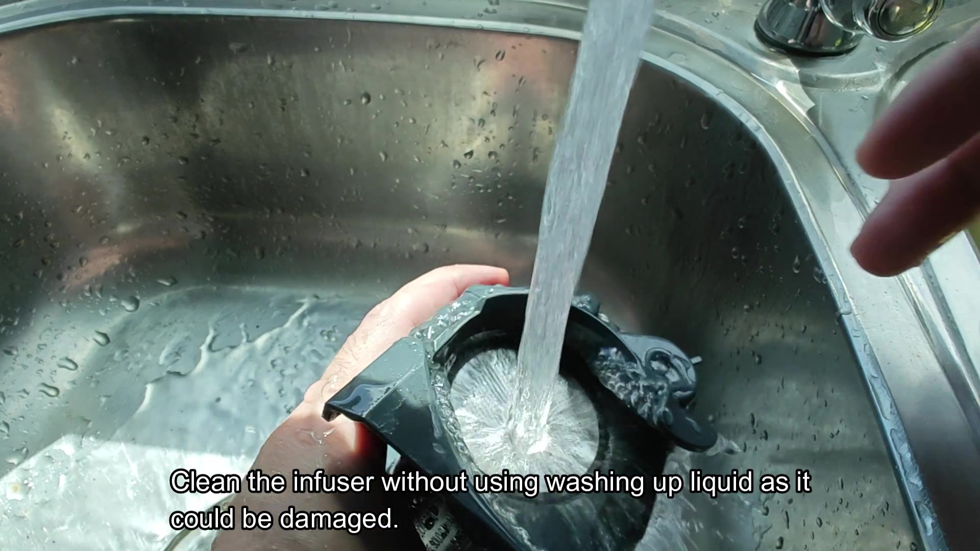 cleaning-the-infuser-on-a-de-longhi-magnifica-water-only-1.jpg