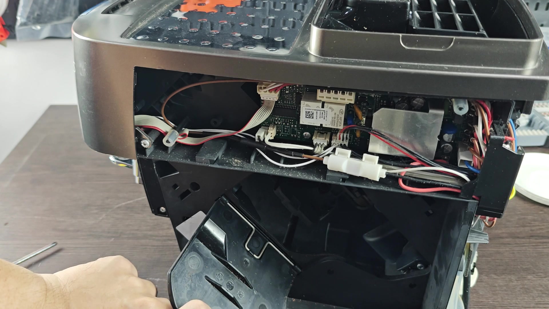 cracking-open-a-magnifica-s-smart-anyone-done-a-teardown-4.jpg