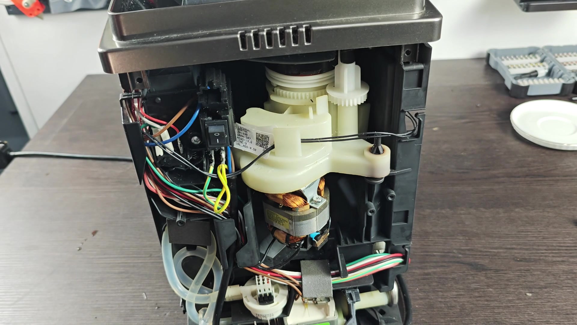 cracking-open-a-magnifica-s-smart-anyone-done-a-teardown-6.jpg
