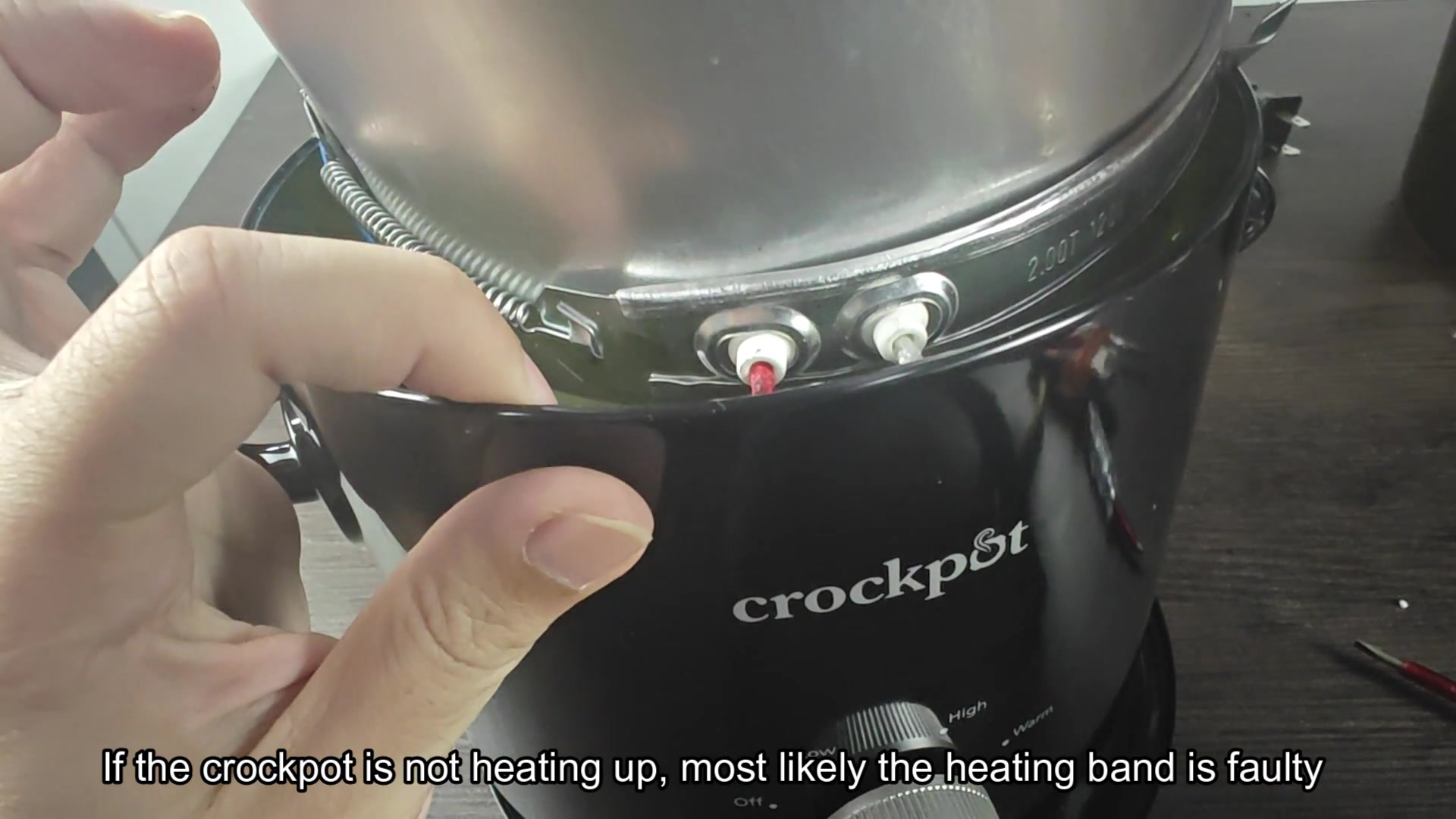 crockpot-won-t-heat-anymore-is-it-usually-the-heating-band-4.jpg