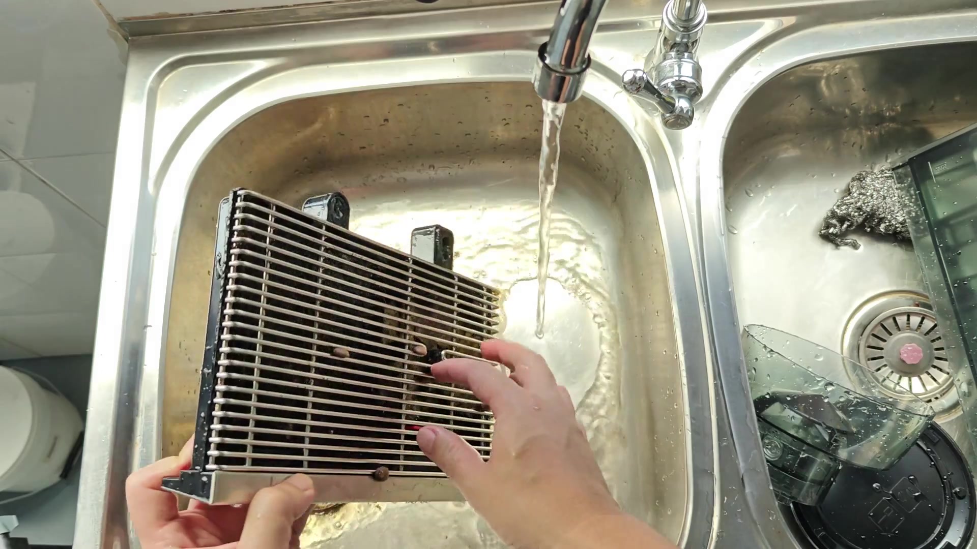 deep-cleaning-a-delonghi-la-specialista-how-often-is-realistic-1.jpg