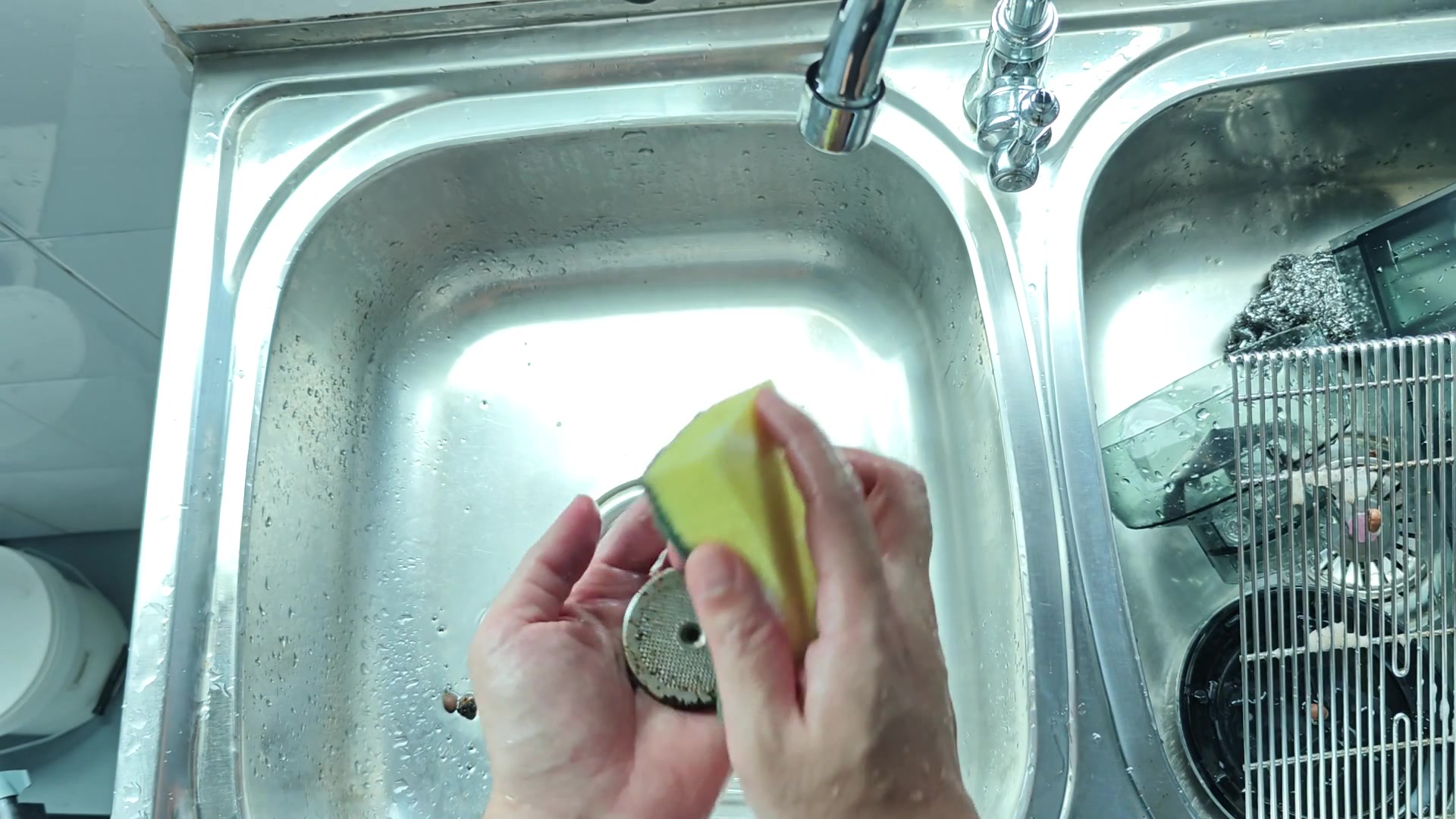 deep-cleaning-a-delonghi-la-specialista-how-often-is-realistic-2.jpg