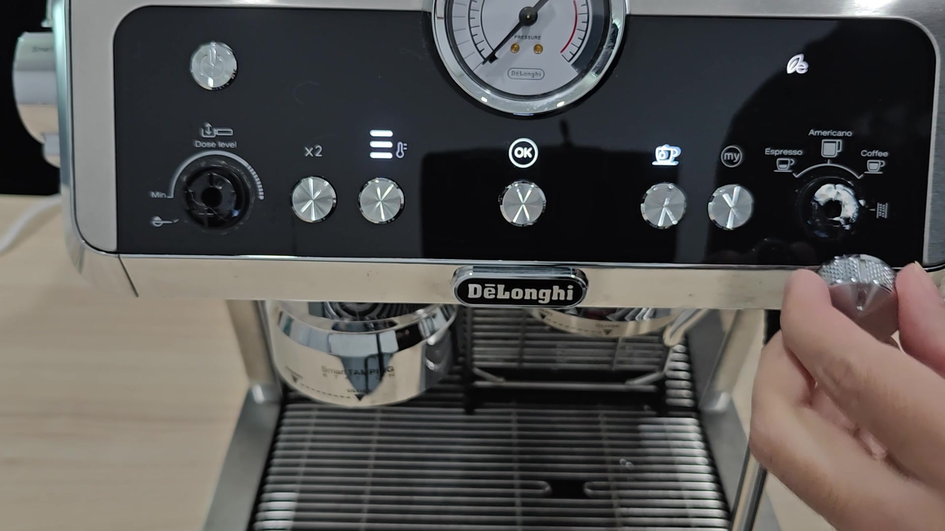 delonghi-la-specialista-knobs-snapping-off-anyone-else-dealt-with-this-7.jpg