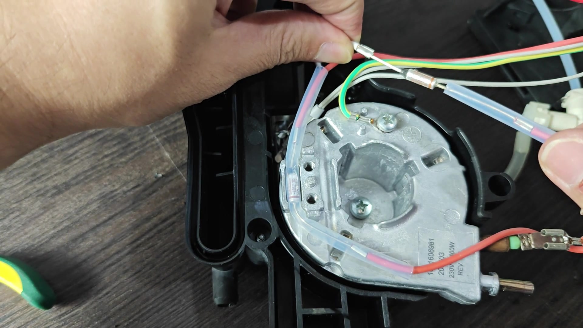 delonghi-pulling-cold-coffee-usually-the-heater-fuses-7.jpg
