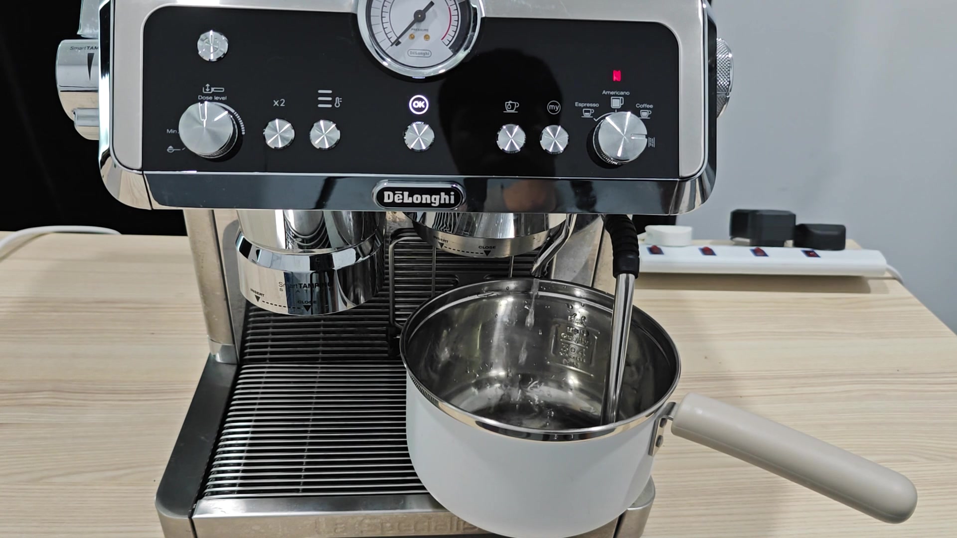 descale-procedure-on-the-delonghi-la-specialista-walkthrough-check-8.jpg