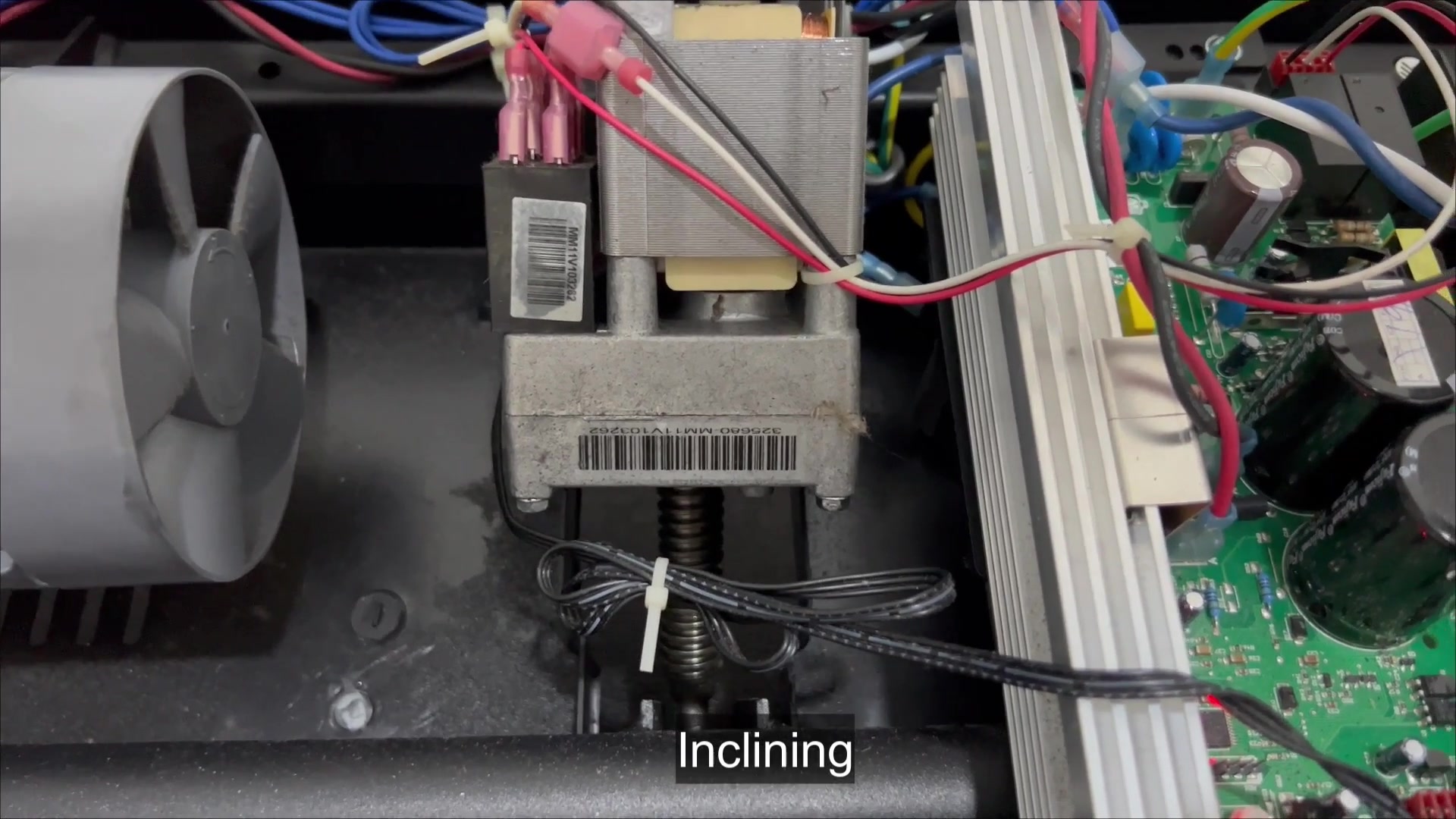 how-does-the-incline-motor-on-a-nordictrack-actually-lift-the-deck-4.jpg