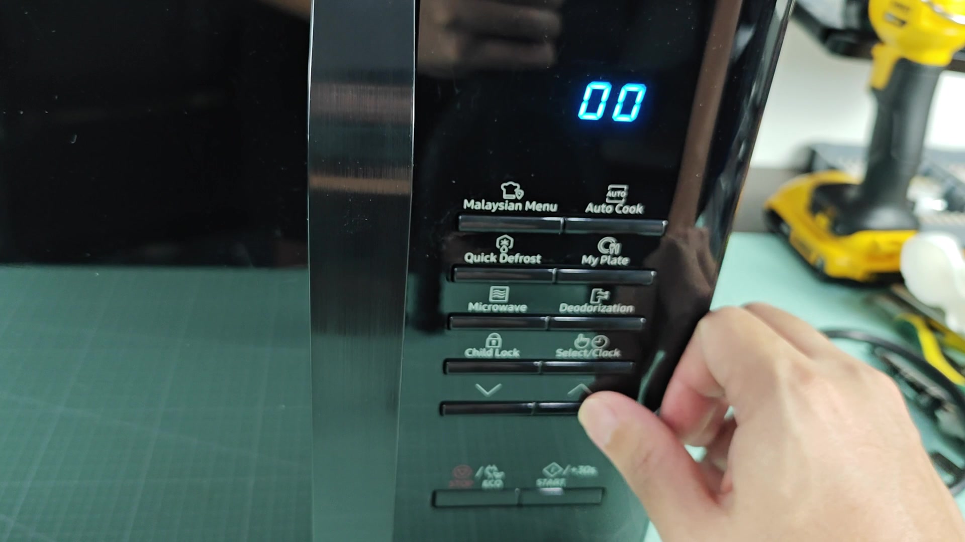 setting-the-clock-on-a-samsung-microwave-is-it-really-just-the-clock-button-3.jpg