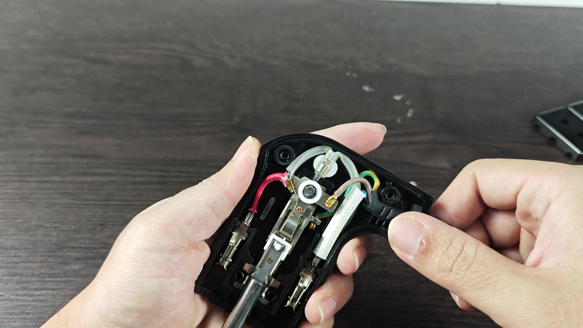 steamboat-cooker-dead-is-it-usually-the-fuse-in-the-controller-2.jpg