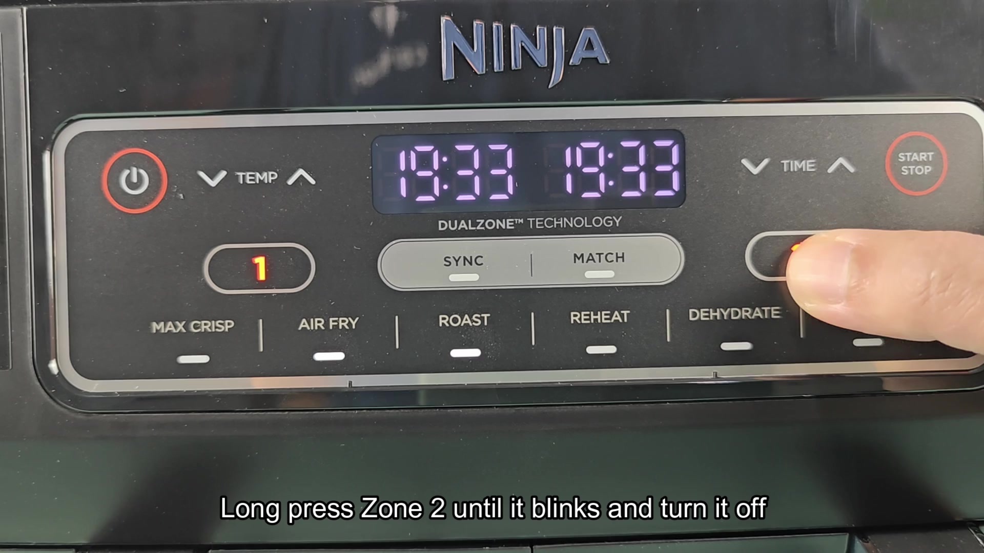 stopping-just-one-zone-on-the-ninja-foodi-dual-air-fryer-2.jpg
