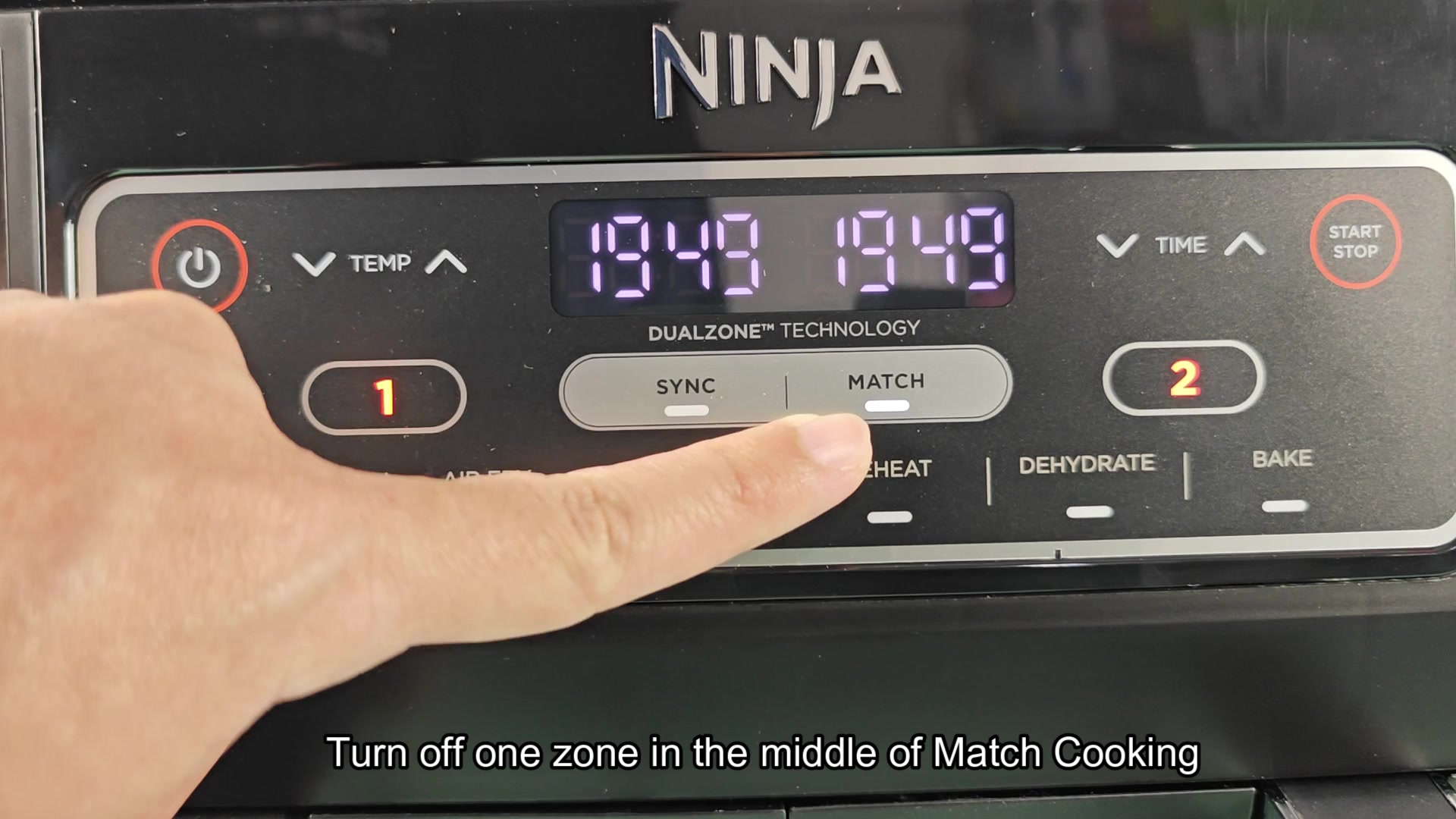 stopping-just-one-zone-on-the-ninja-foodi-dual-air-fryer-5.jpg