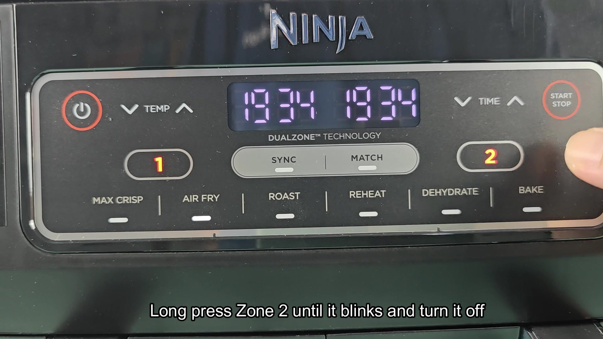 stopping-just-one-zone-on-the-ninja-foodi-dual-air-fryer-7.jpg